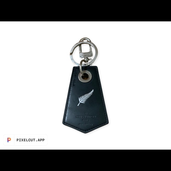 Louis Vuitton Enchappe Key Holder - Picture 3 of 4